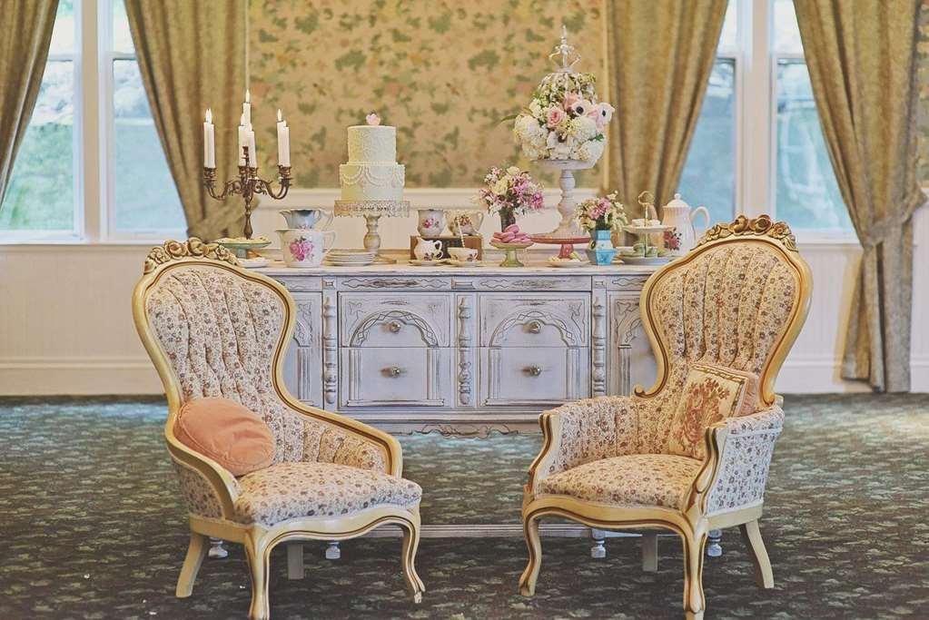 בלואינג רוק Green Park Inn שירותים תמונה